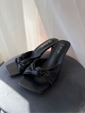 Nasty Gal Black Knotted Square-Toe Slide Mules - Low Heel